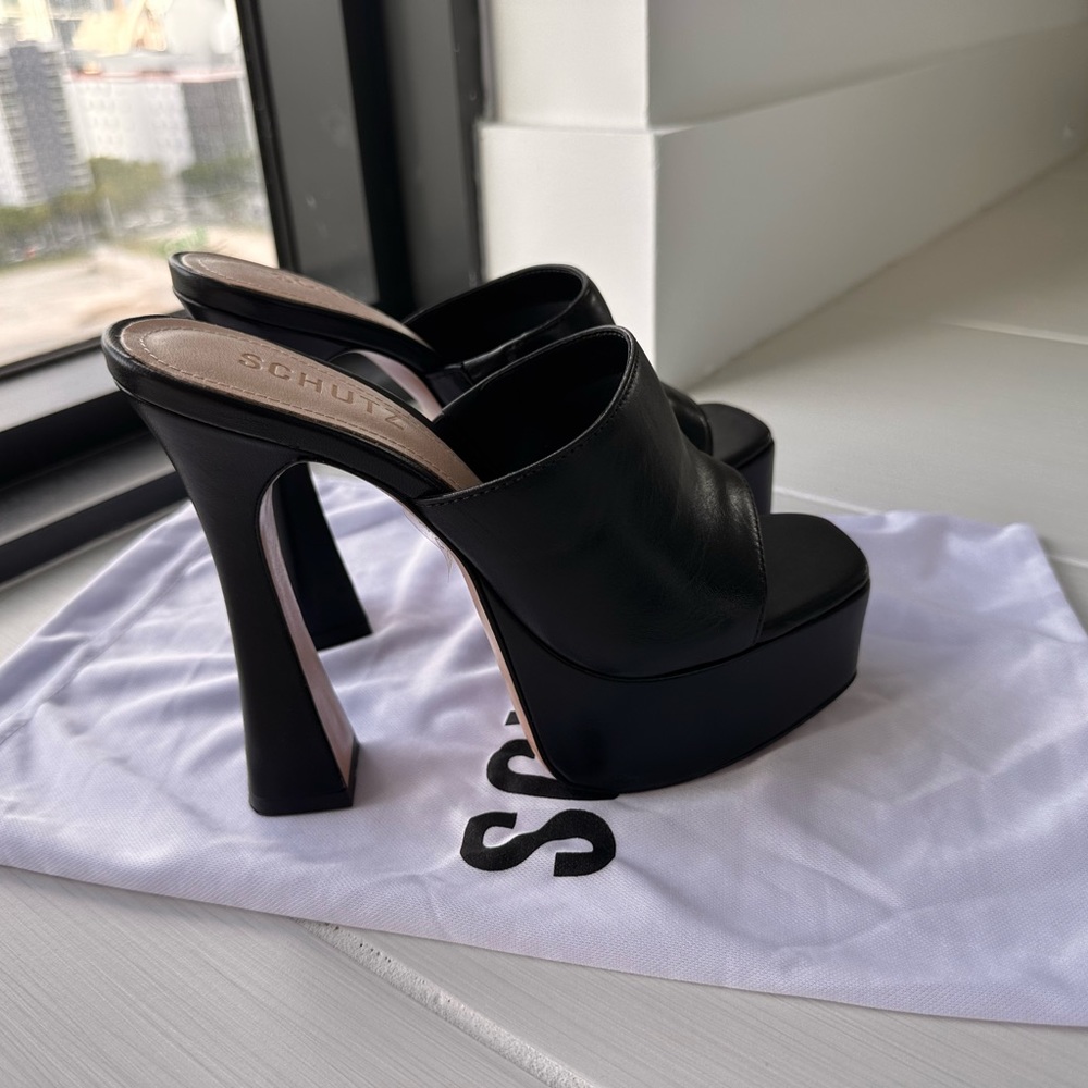 NWT - Black Platform Sandals